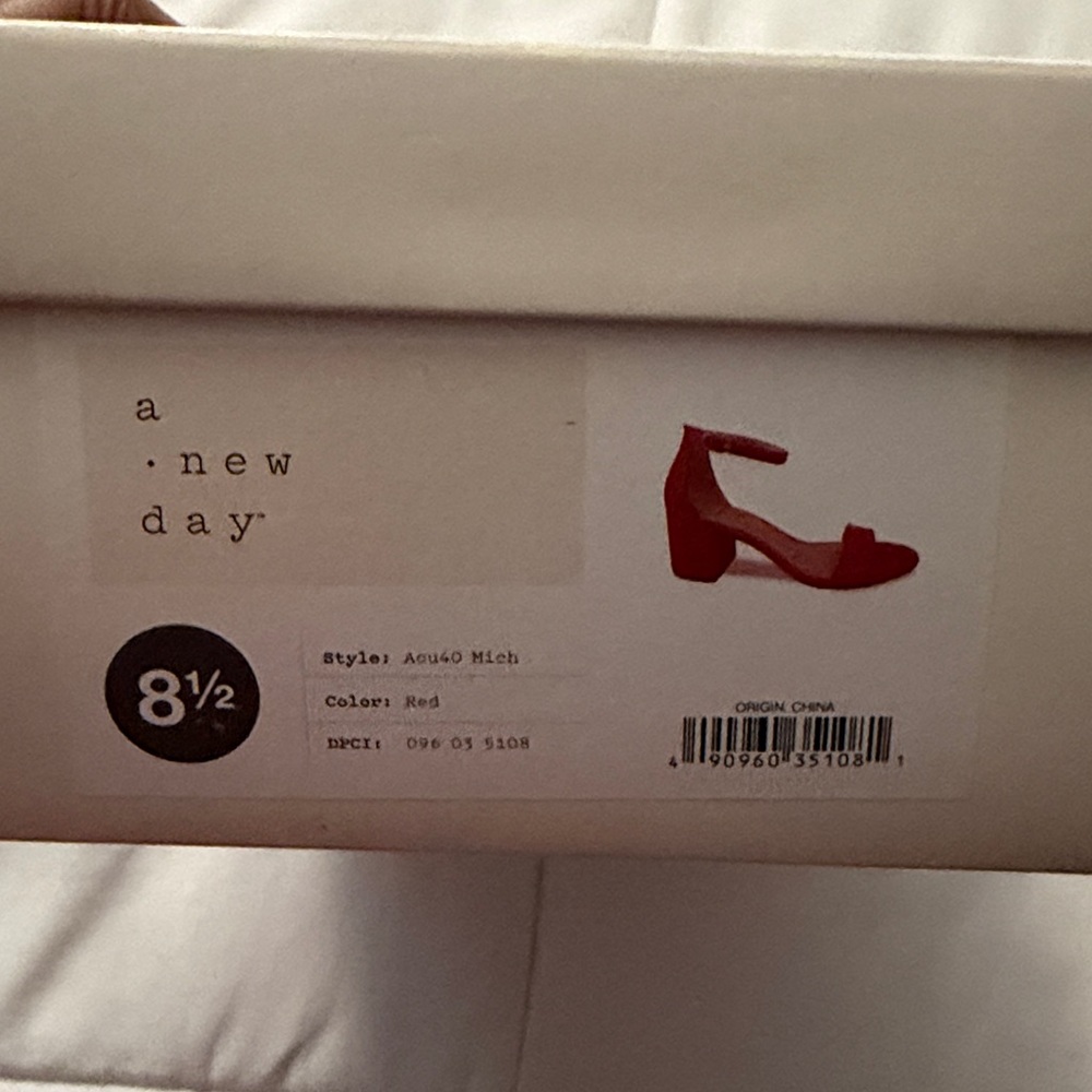 Red straps open toe heels (worn once) - Picture 6 of 7